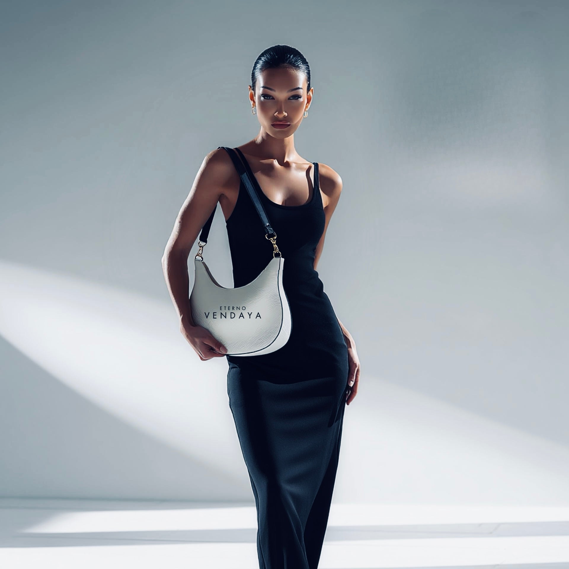 Vendaya – White Curved Handbag